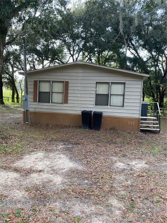 Recently Rented: $950 (2 beds, 1 baths, 940 Square Feet)