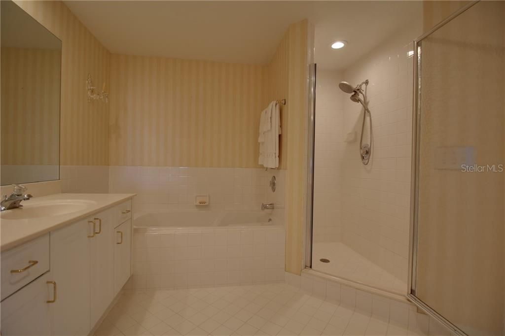 最近租的: $3,000 (2 贝兹, 2 浴室, 1438 平方英尺)