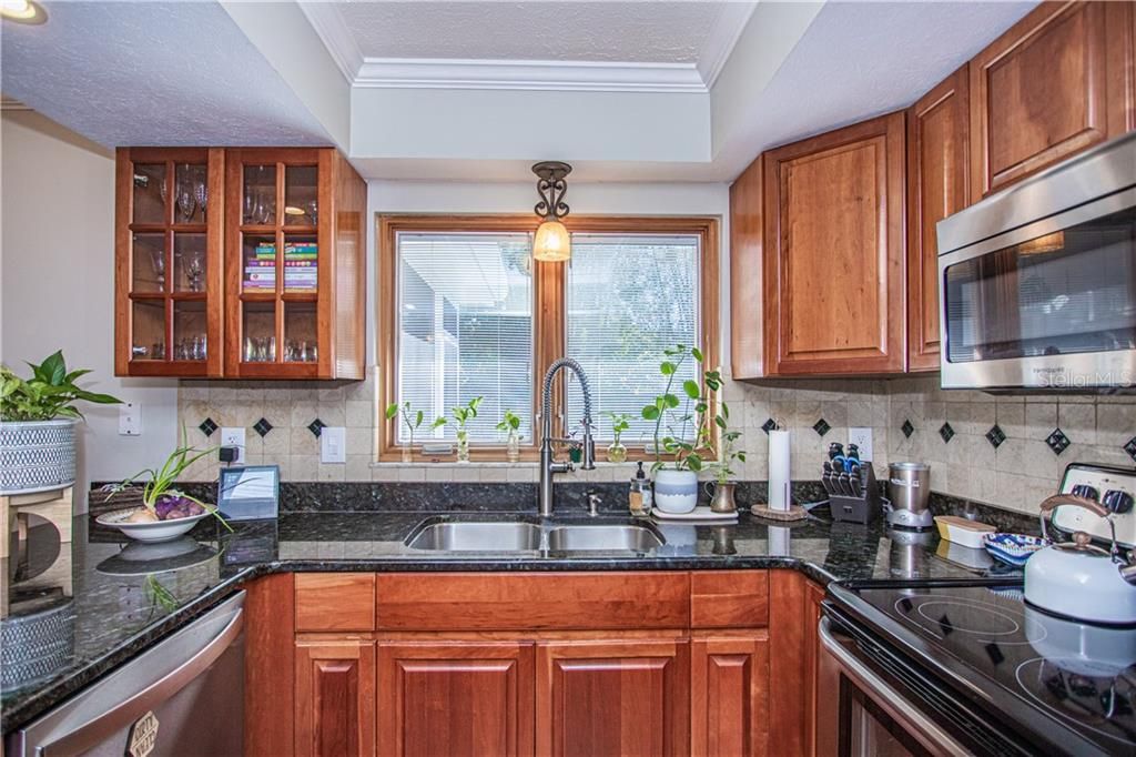 Recently Sold: $435,000 (4 beds, 3 baths, 2023 Square Feet)