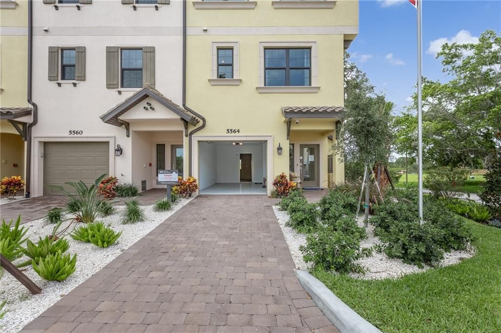 Recently Sold: $450,776 (3 beds, 3 baths, 1825 Square Feet)