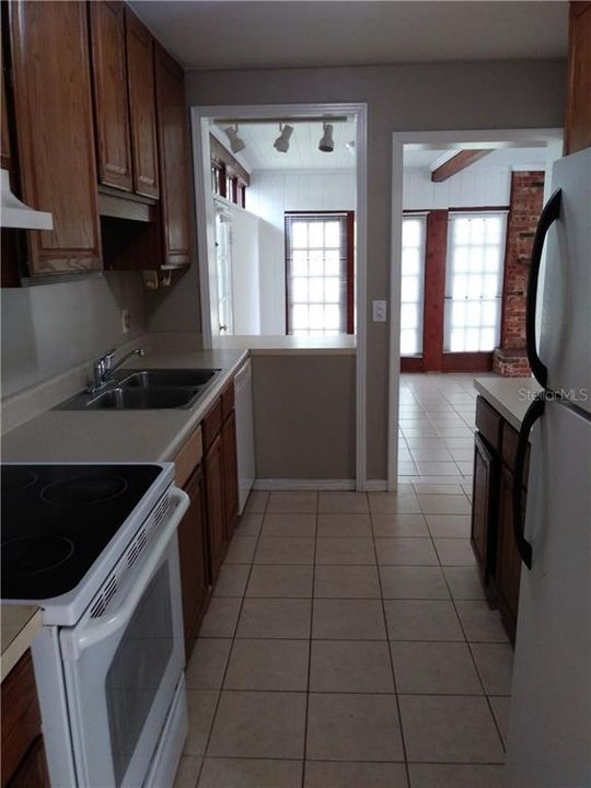 Recently Rented: $1,245 (3 beds, 1 baths, 1008 Square Feet)