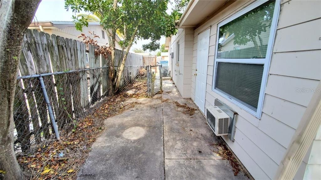 Recently Rented: $1,125 (2 beds, 1 baths, 846 Square Feet)