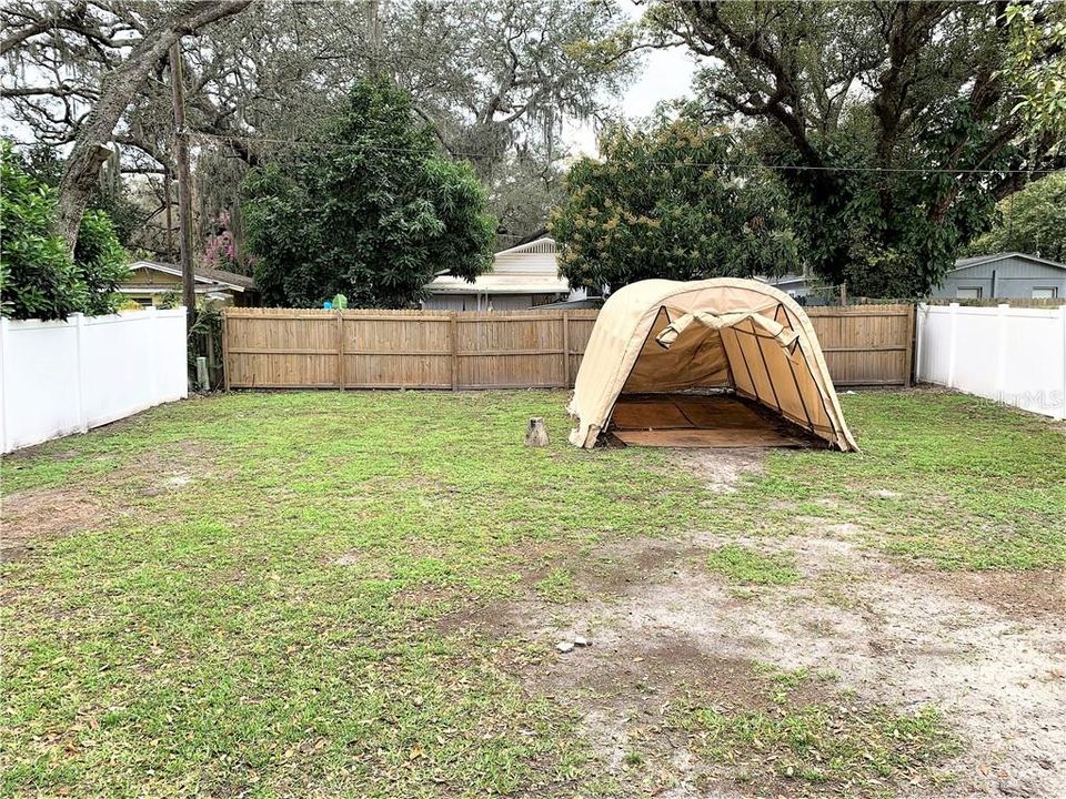 Recently Rented: $1,600 (3 beds, 2 baths, 1086 Square Feet)