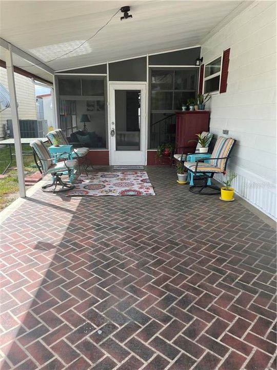 Recently Sold: $79,900 (2 beds, 2 baths, 1344 Square Feet)