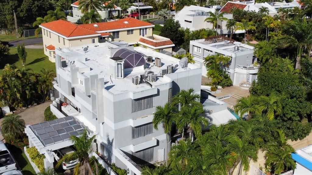 Vendido Recientemente: $1,250,000 (7 camas, 4 baños, 5987 Pies cuadrados)