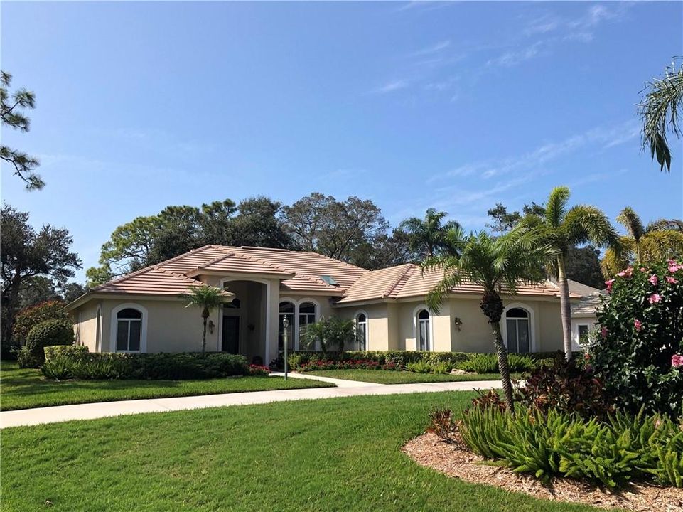 Recently Sold: $769,000 (3 beds, 3 baths, 2823 Square Feet)