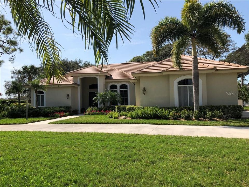 Recently Sold: $769,000 (3 beds, 3 baths, 2823 Square Feet)
