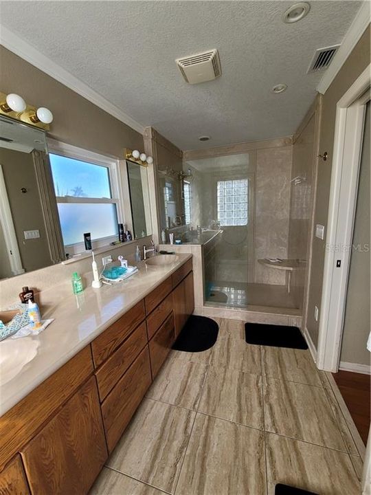 Недавно арендовано: $5,500 (2 спален, 3 ванн, 2394 Квадратных фут)