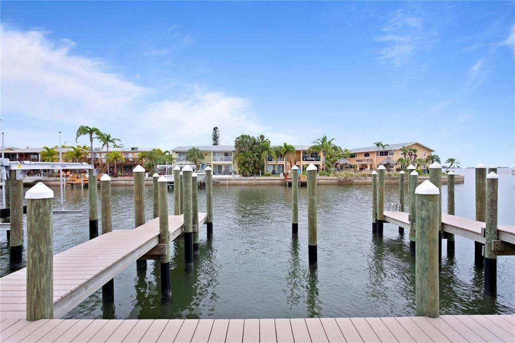 Recently Sold: $950,000 (3 beds, 3 baths, 2364 Square Feet)