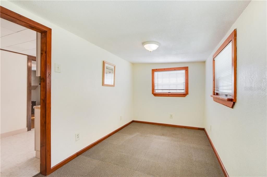 Recently Sold: $124,900 (1 beds, 1 baths, 648 Square Feet)