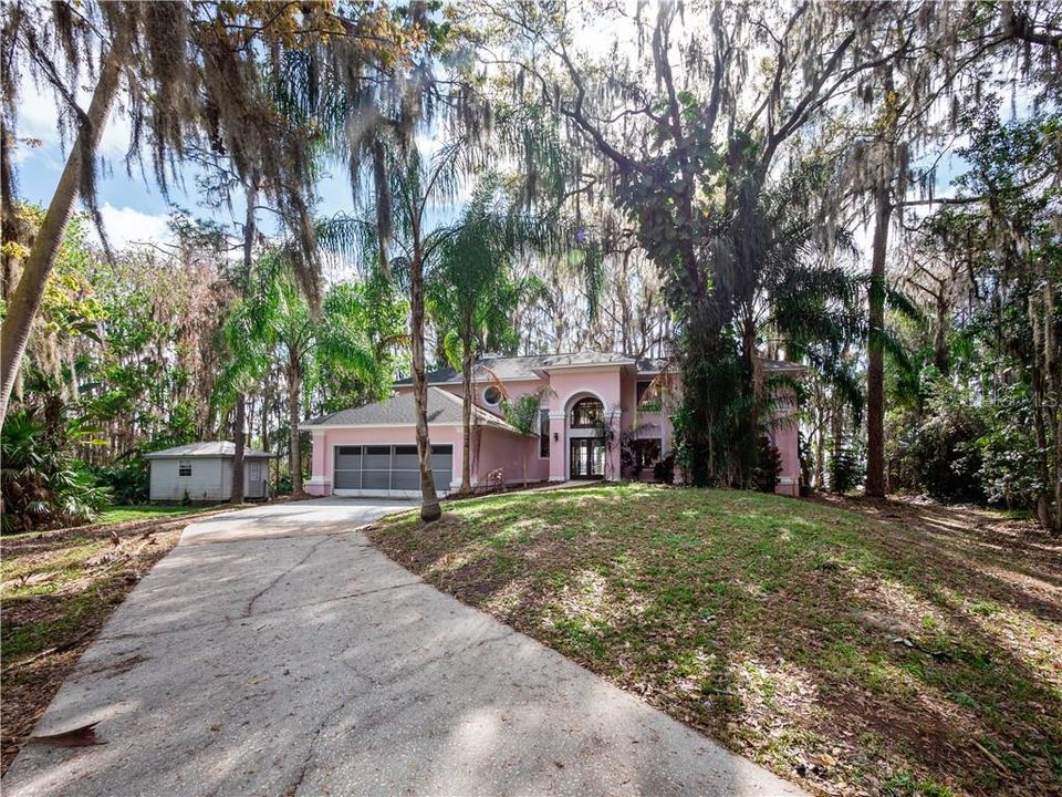 Recently Sold: $550,000 (4 beds, 3 baths, 2638 Square Feet)