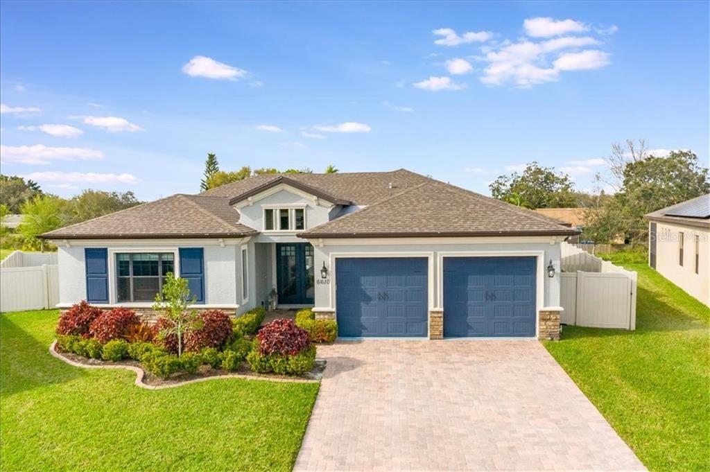Recently Sold: $690,000 (3 beds, 3 baths, 2986 Square Feet)