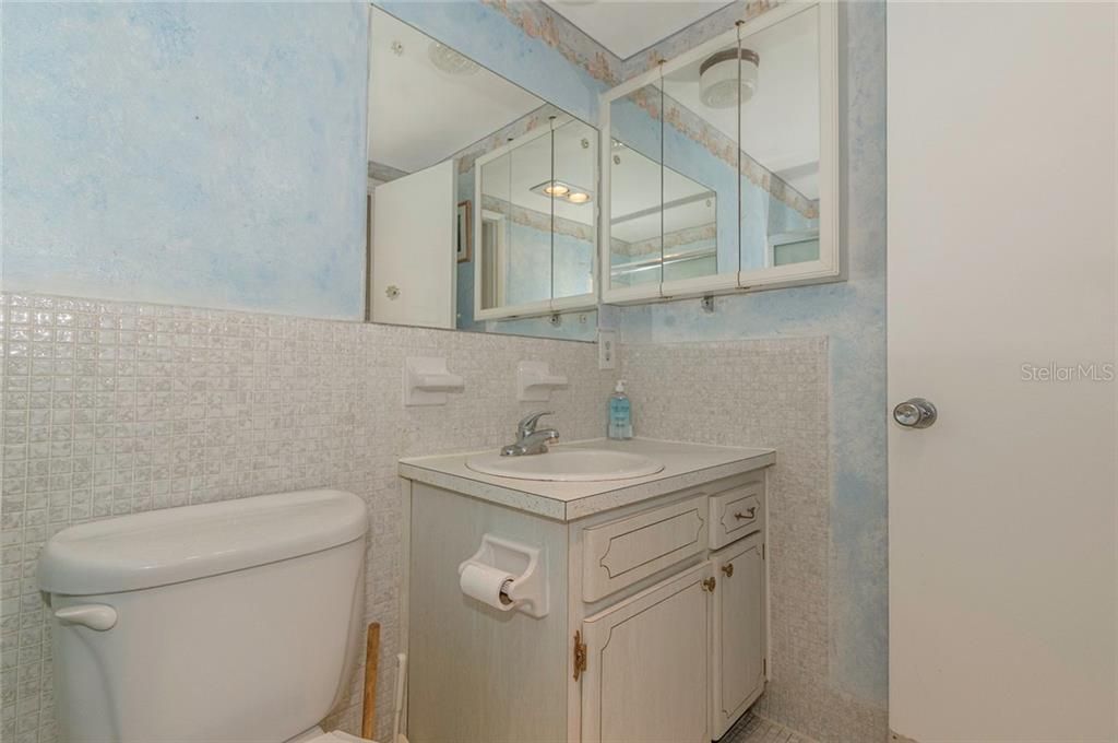最近售出: $59,999 (1 贝兹, 1 浴室, 596 平方英尺)