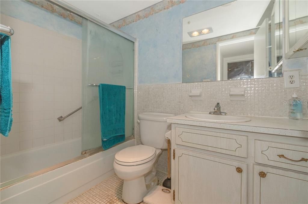 最近售出: $59,999 (1 贝兹, 1 浴室, 596 平方英尺)