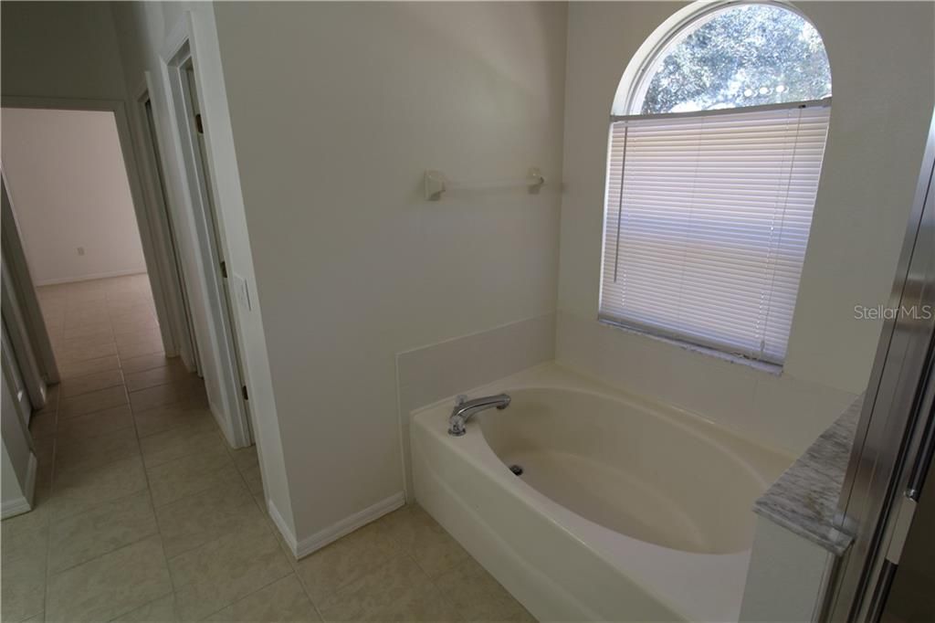 最近售出: $269,000 (3 贝兹, 2 浴室, 1735 平方英尺)