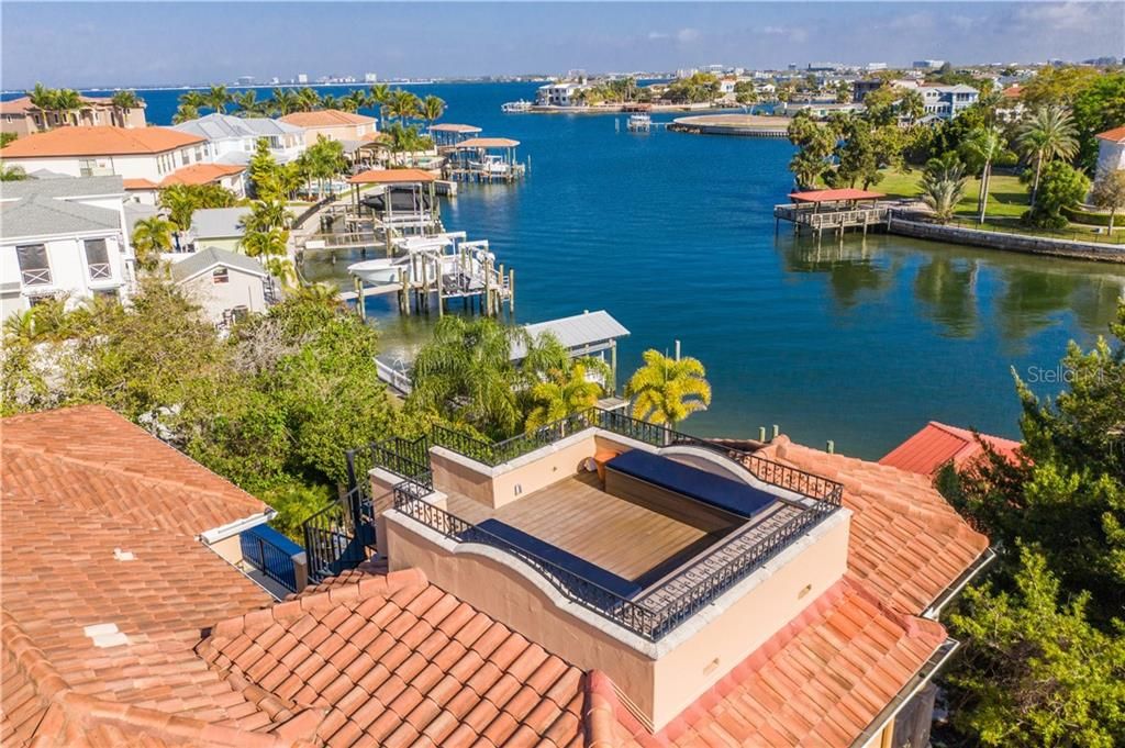 Recently Sold: $3,795,000 (4 beds, 5 baths, 5095 Square Feet)