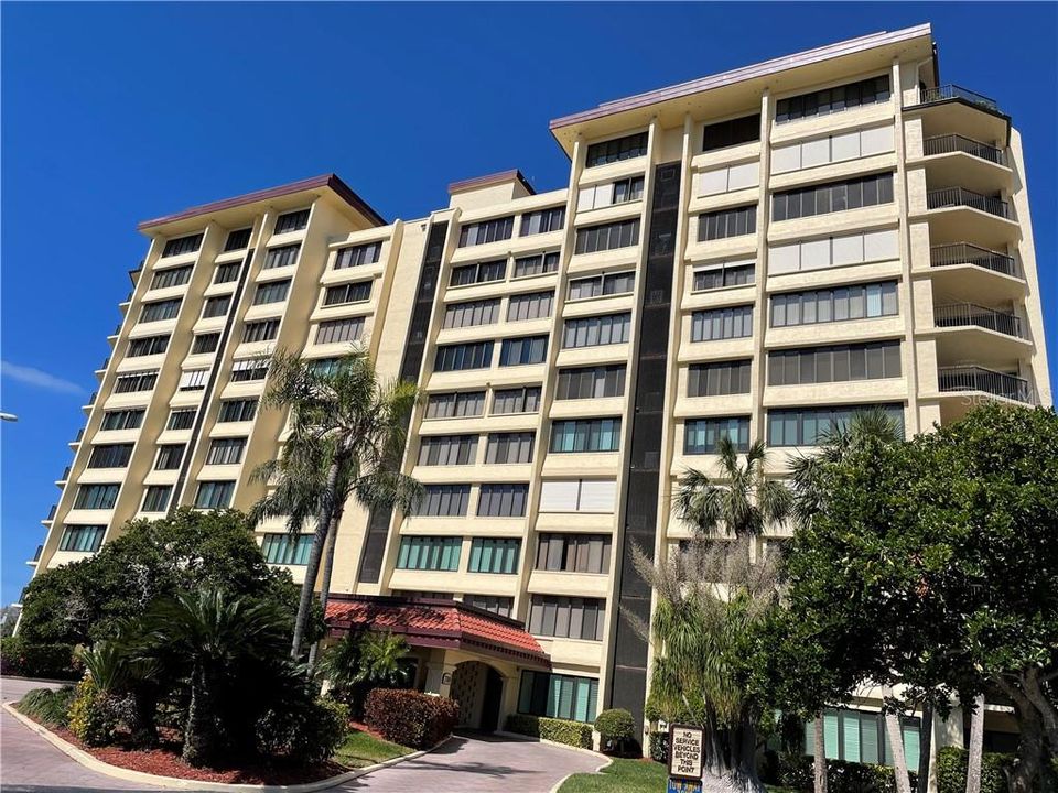 Recently Sold: $537,500 (2 beds, 2 baths, 1930 Square Feet)