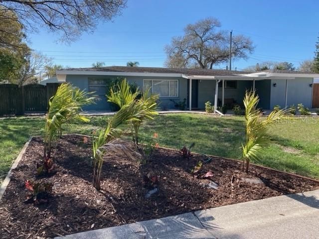 Recently Sold: $370,000 (4 beds, 2 baths, 1692 Square Feet)
