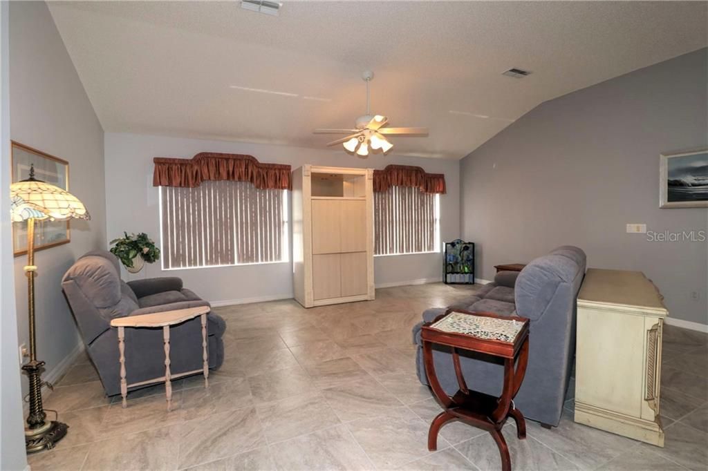 Recently Sold: $242,000 (2 beds, 2 baths, 1572 Square Feet)