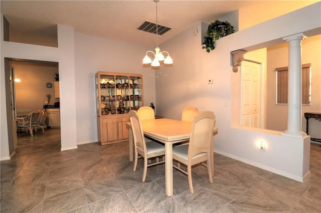 Recently Sold: $242,000 (2 beds, 2 baths, 1572 Square Feet)