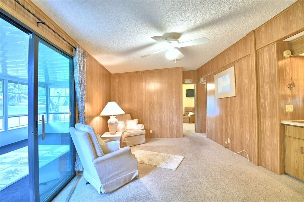 Recently Sold: $99,900 (2 beds, 2 baths, 1381 Square Feet)