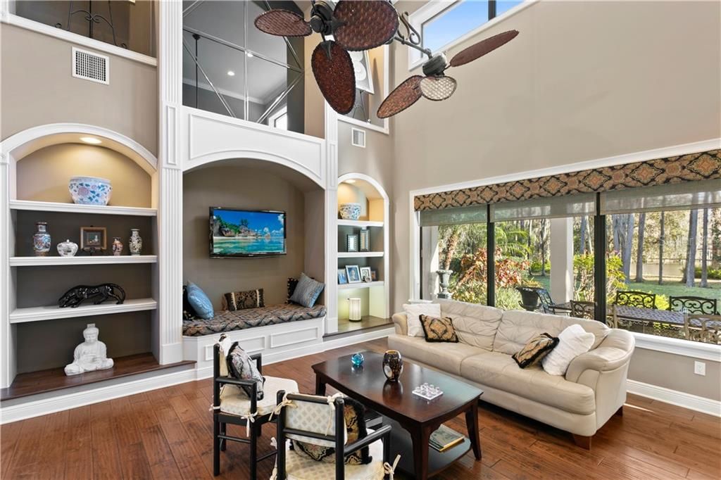 Recently Sold: $1,350,000 (4 beds, 3 baths, 3079 Square Feet)