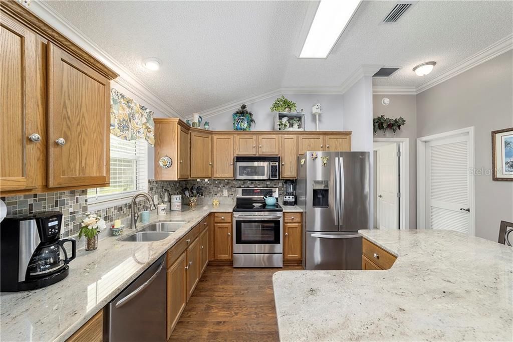 Recently Sold: $269,000 (3 beds, 2 baths, 1392 Square Feet)