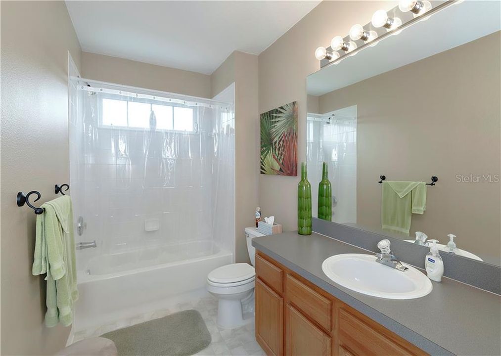 最近售出: $290,000 (2 贝兹, 2 浴室, 1740 平方英尺)
