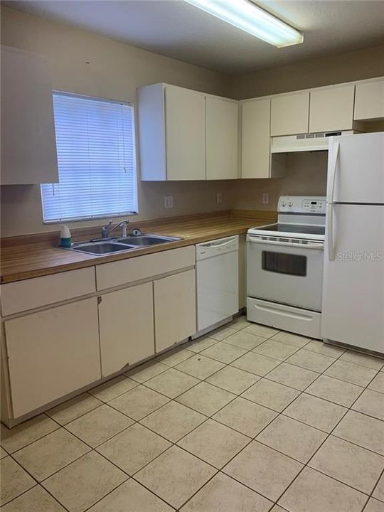Recently Rented: $1,250 (3 beds, 1 baths, 1170 Square Feet)