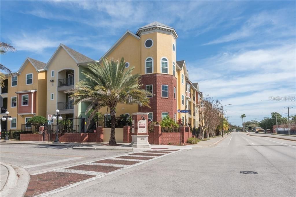 Recently Sold: $255,000 (2 beds, 2 baths, 1152 Square Feet)