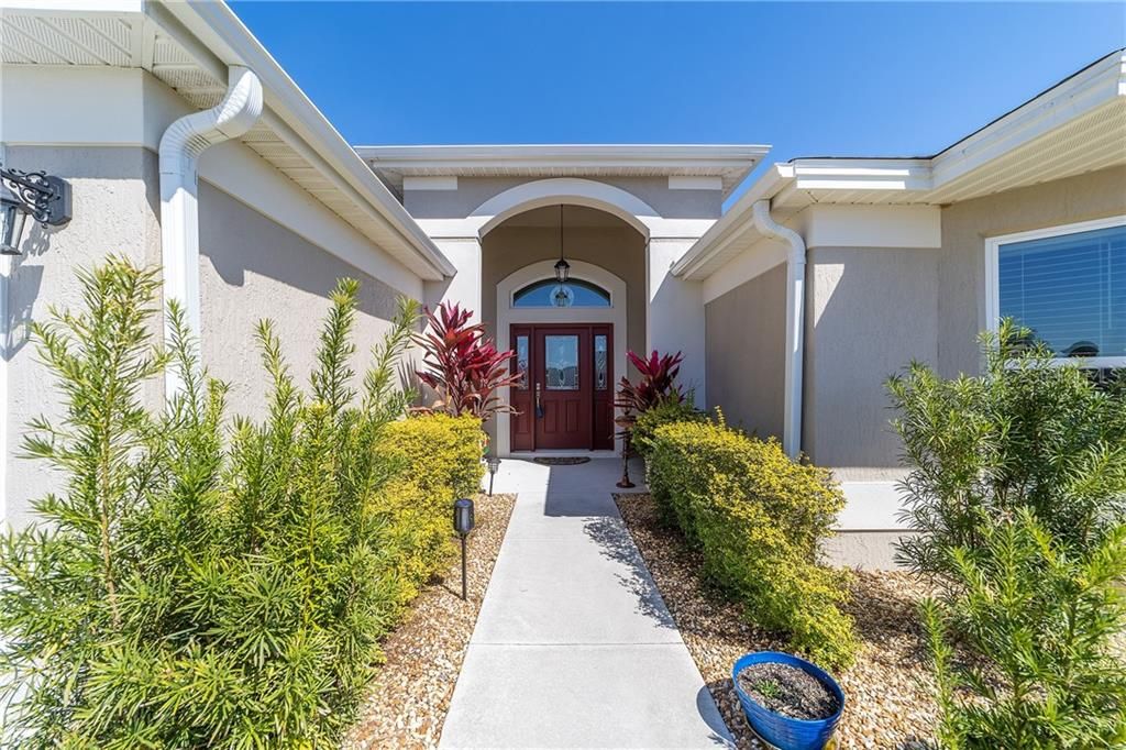 Recently Sold: $475,000 (4 beds, 2 baths, 2566 Square Feet)