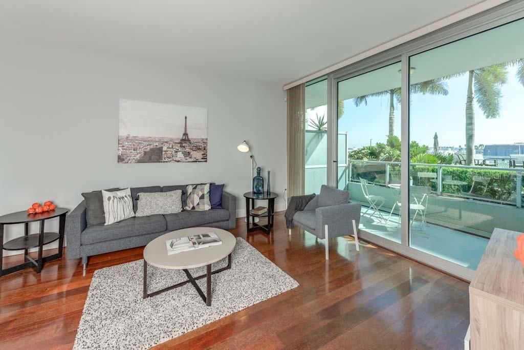 Recently Sold: $374,900 (2 beds, 2 baths, 1134 Square Feet)