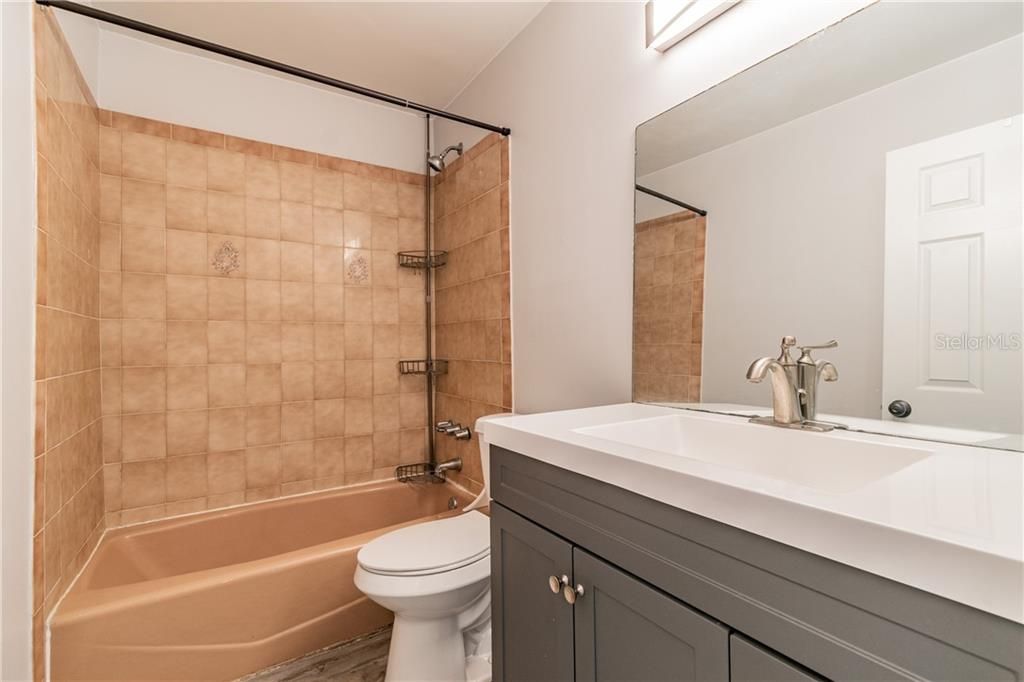 Недавно арендовано: $1,100 (1 спален, 1 ванн, 760 Квадратных фут)