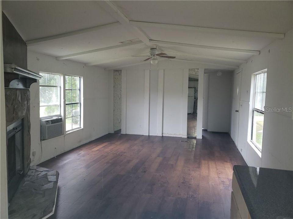 Recently Rented: $850 (2 beds, 2 baths, 924 Square Feet)