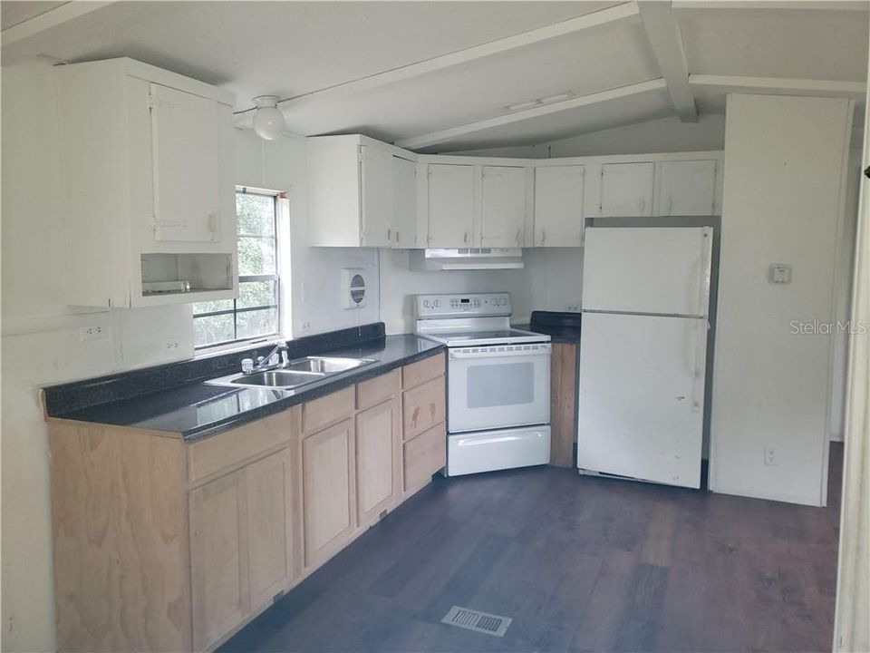 Recently Rented: $850 (2 beds, 2 baths, 924 Square Feet)