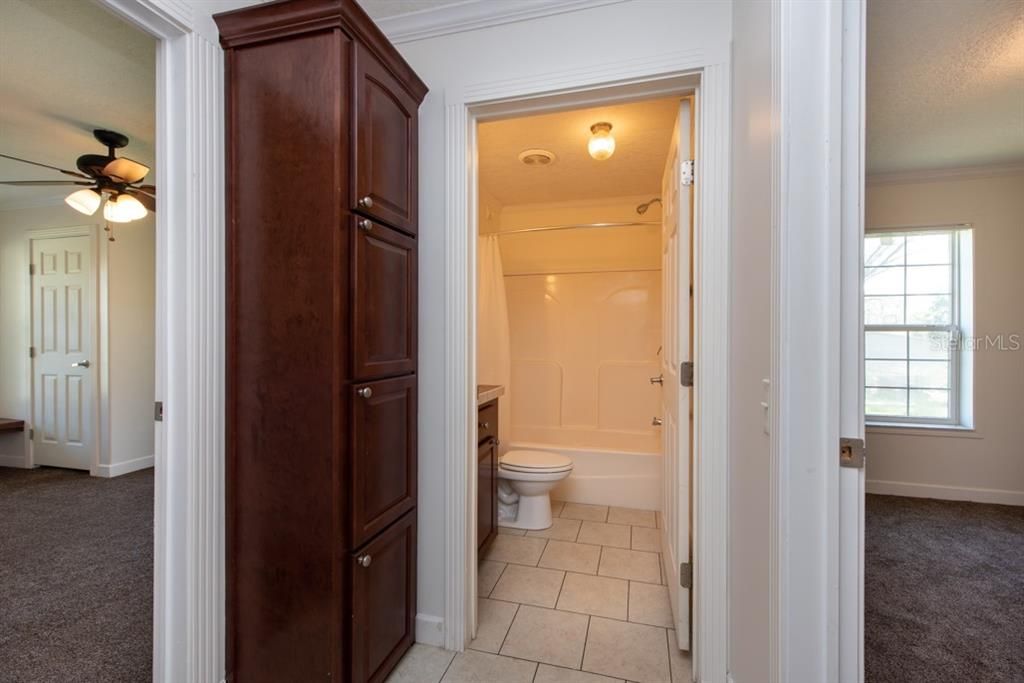 最近售出: $175,000 (3 贝兹, 2 浴室, 1508 平方英尺)