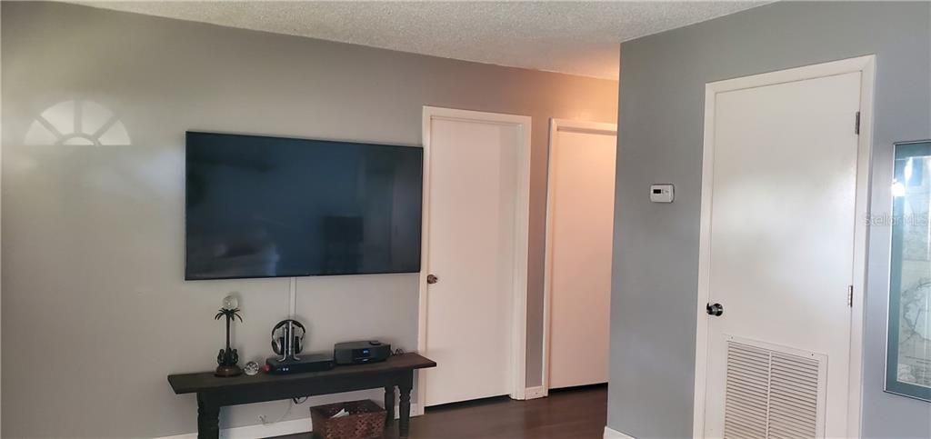 Recently Sold: $135,000 (2 beds, 1 baths, 1052 Square Feet)
