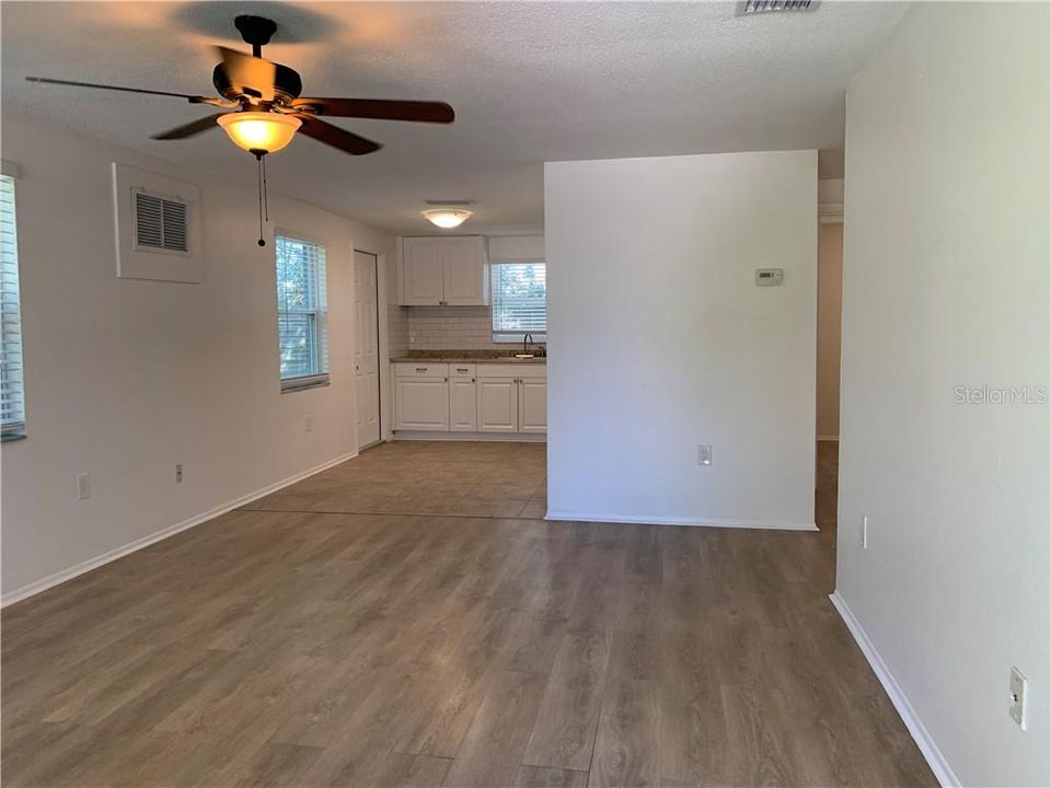 Recently Rented: $1,230 (2 beds, 1 baths, 750 Square Feet)