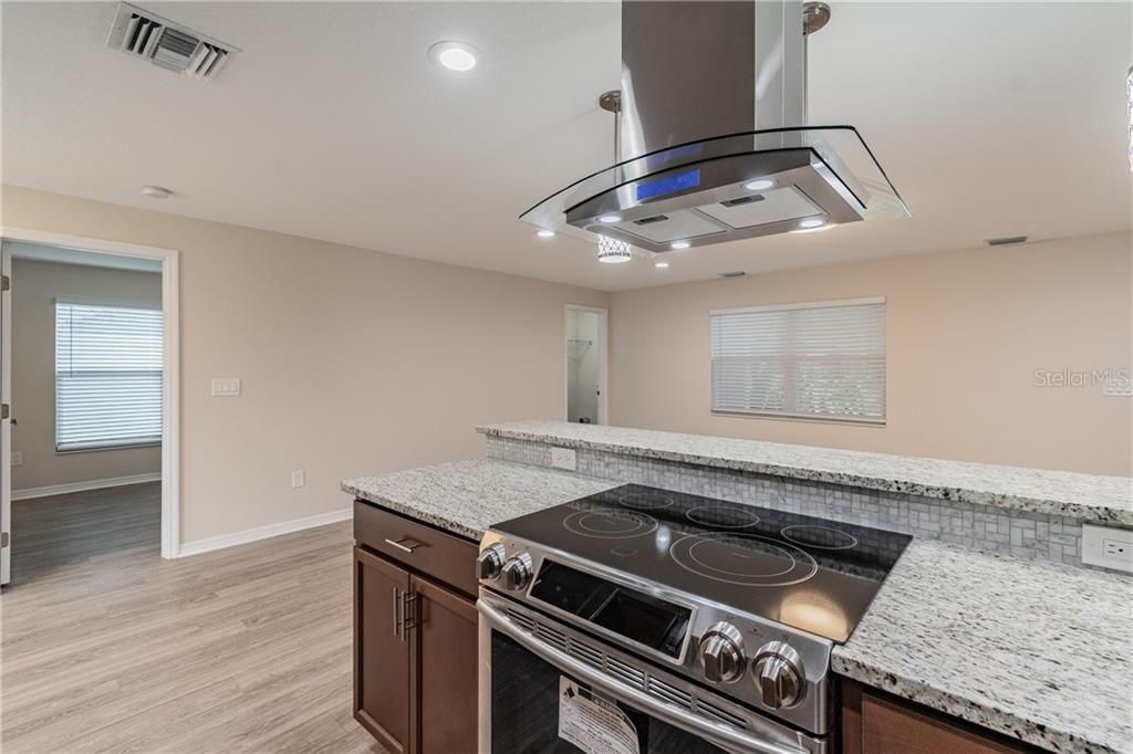 Recently Sold: $232,000 (2 beds, 1 baths, 1244 Square Feet)