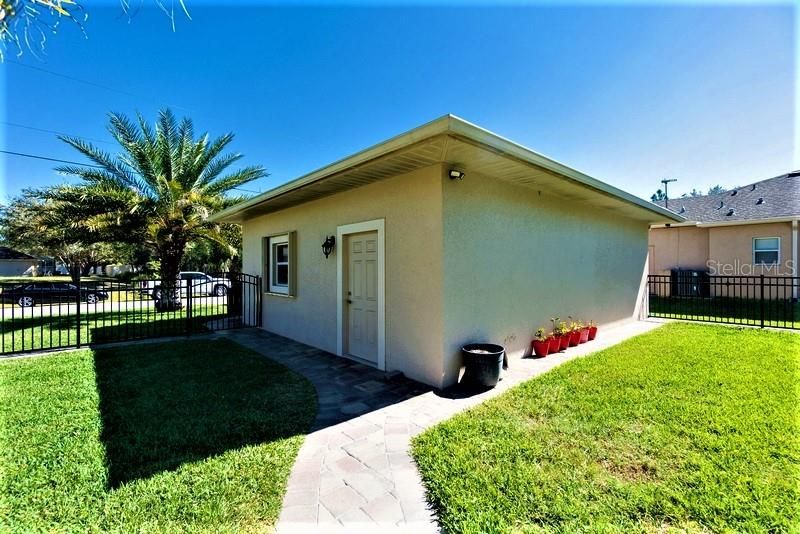 Recently Sold: $434,900 (3 beds, 2 baths, 1702 Square Feet)