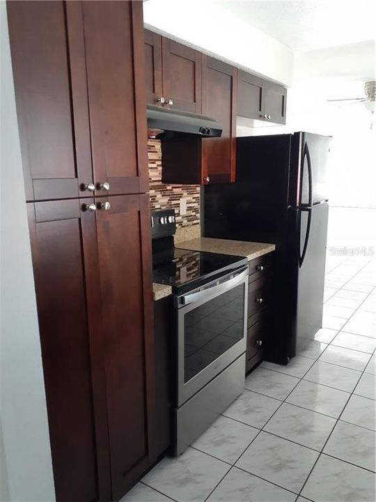 Recently Rented: $1,900 (2 beds, 1 baths, 1031 Square Feet)