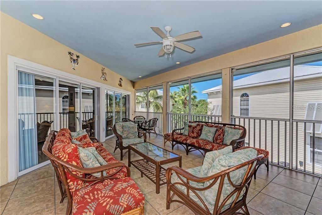Recently Sold: $625,000 (3 beds, 3 baths, 2168 Square Feet)