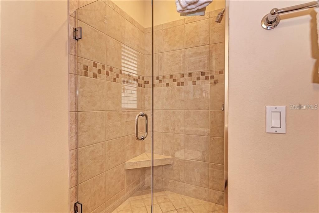 最近售出: $625,000 (3 贝兹, 3 浴室, 2168 平方英尺)