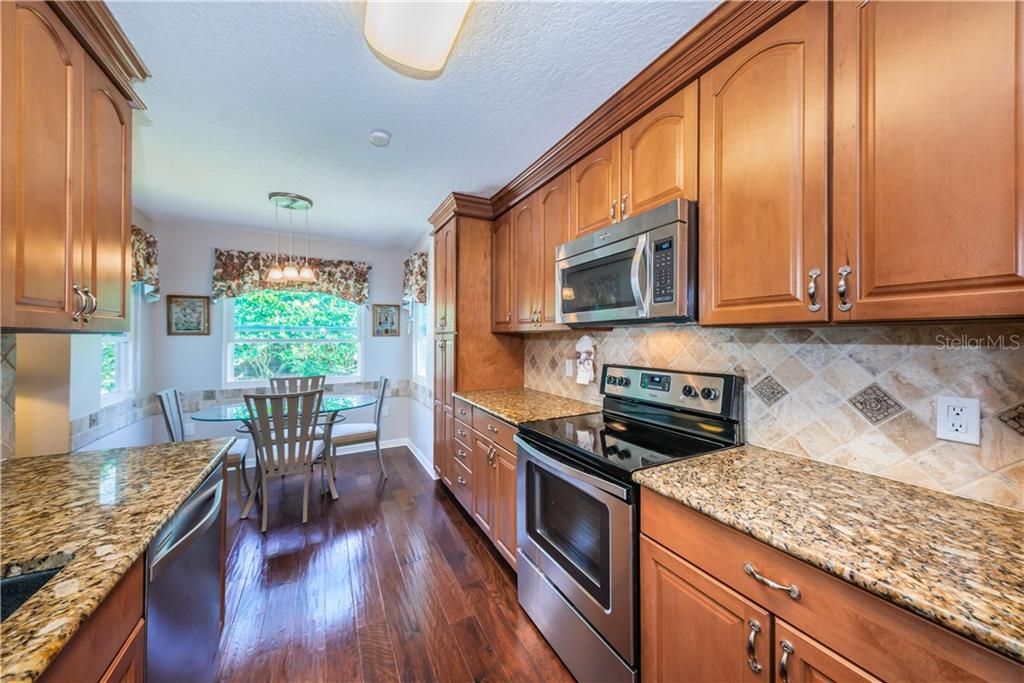 Recently Sold: $380,000 (3 beds, 2 baths, 1656 Square Feet)