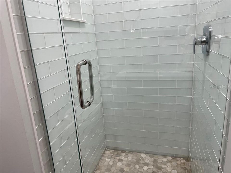 最近售出: $910,000 (2 贝兹, 2 浴室, 960 平方英尺)