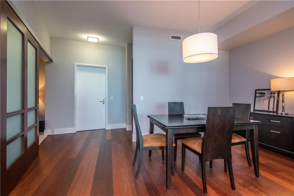 Recently Sold: $399,900 (2 beds, 2 baths, 1237 Square Feet)