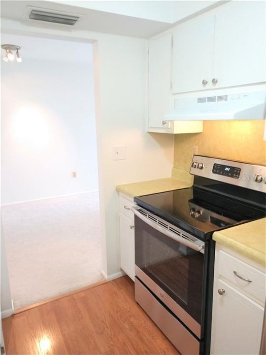 Recently Rented: $1,000 (1 beds, 1 baths, 635 Square Feet)