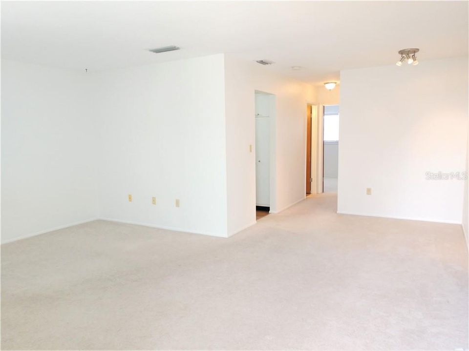 Recently Rented: $1,000 (1 beds, 1 baths, 635 Square Feet)