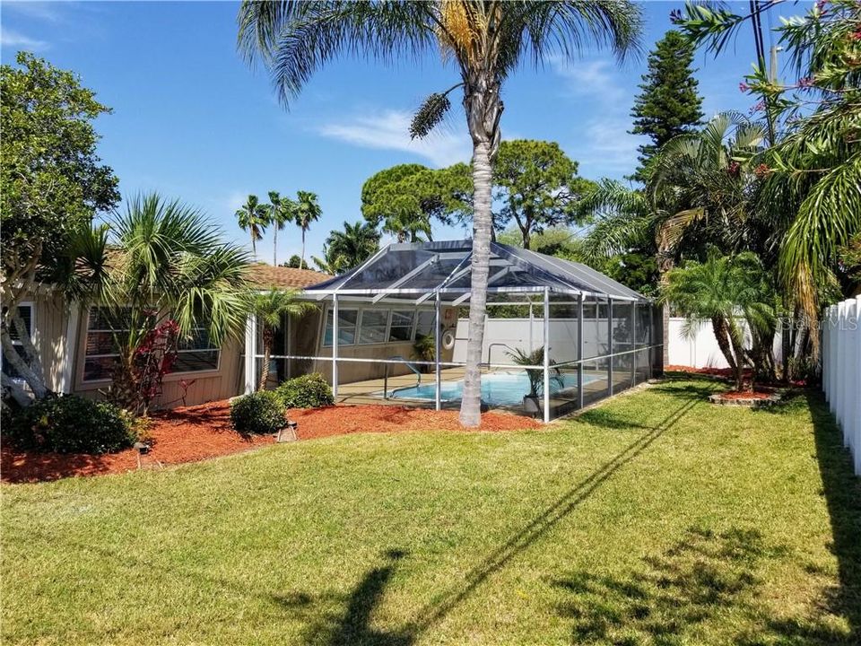 Recently Sold: $375,000 (3 beds, 2 baths, 1626 Square Feet)
