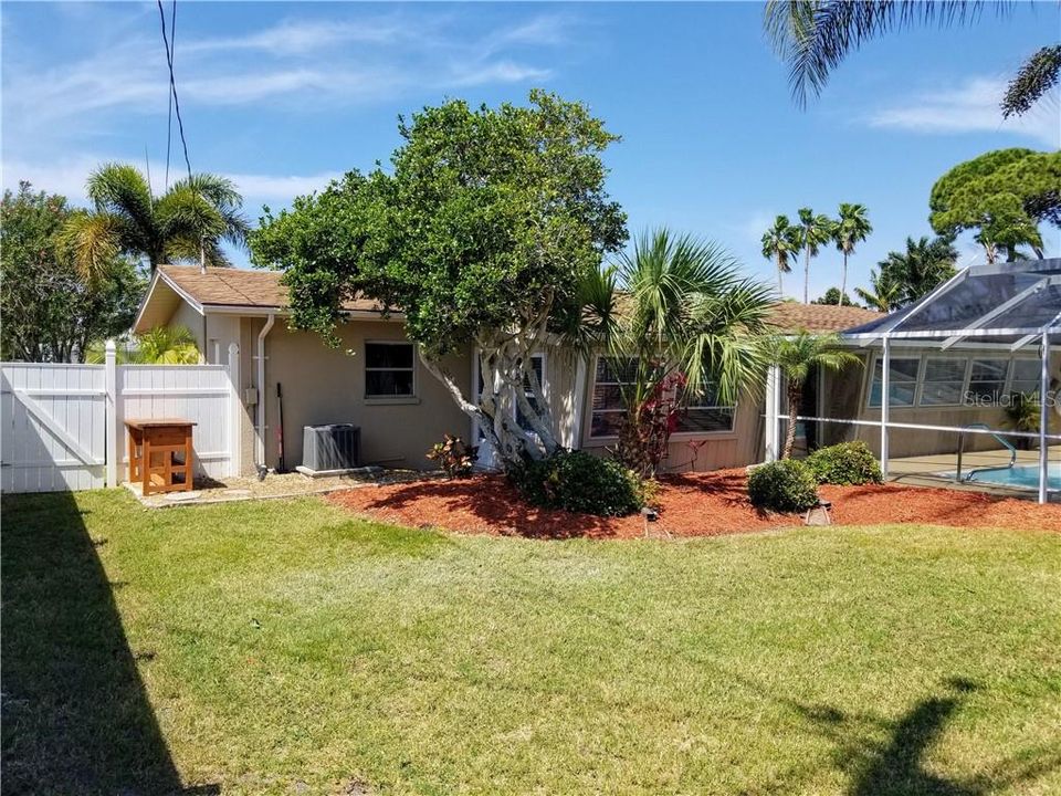Recently Sold: $375,000 (3 beds, 2 baths, 1626 Square Feet)
